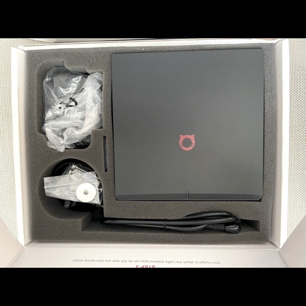 BRAND NEW Bobcat 300 Miner for Helium (HNT) Cryptocurrency. US 915.